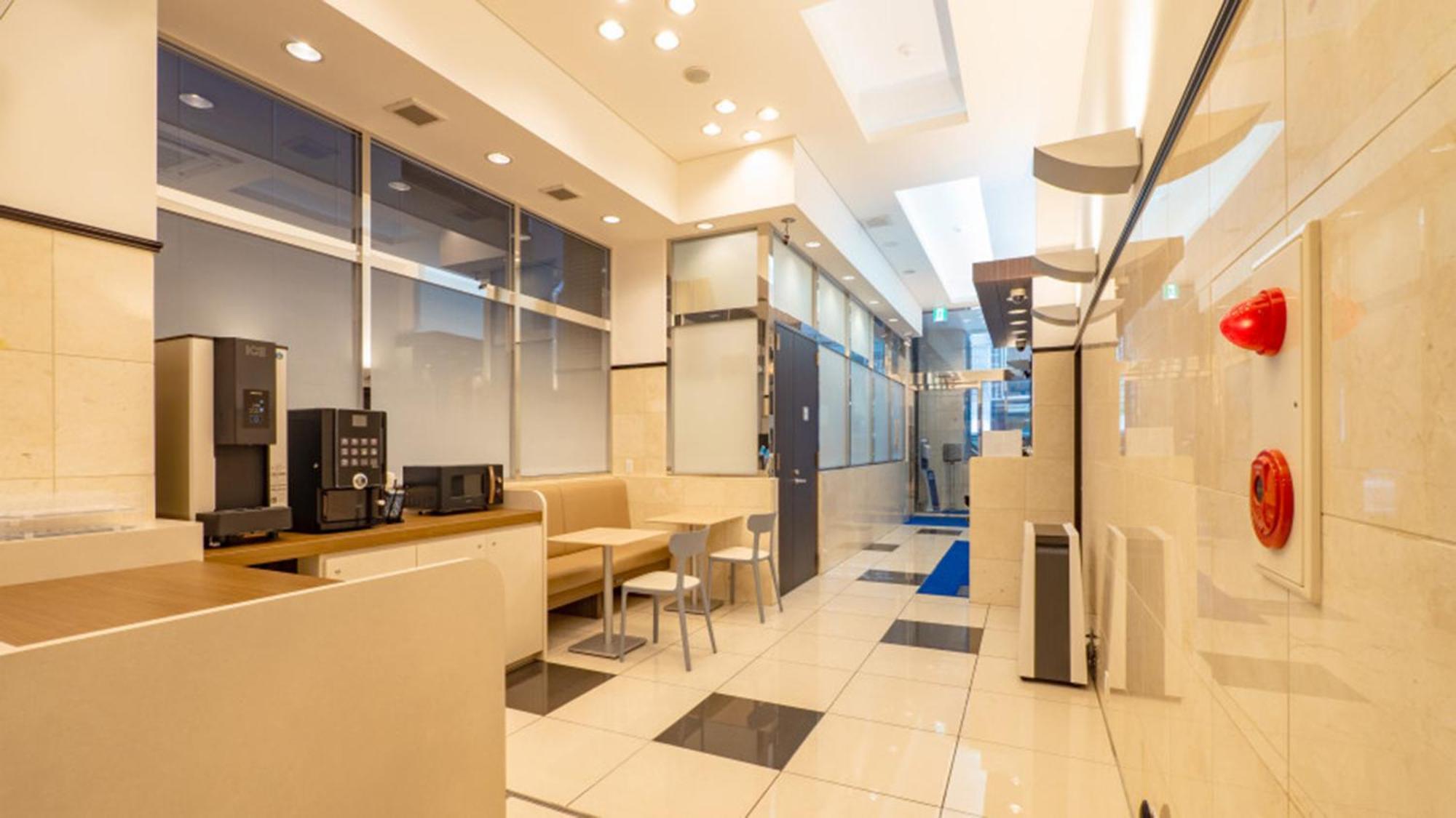 Toyoko Inn Tokyo Eki Yaesu Kita Guchi Екстериор снимка