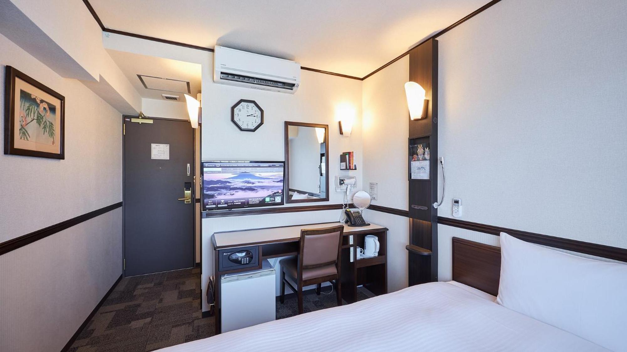 Toyoko Inn Tokyo Eki Yaesu Kita Guchi Екстериор снимка