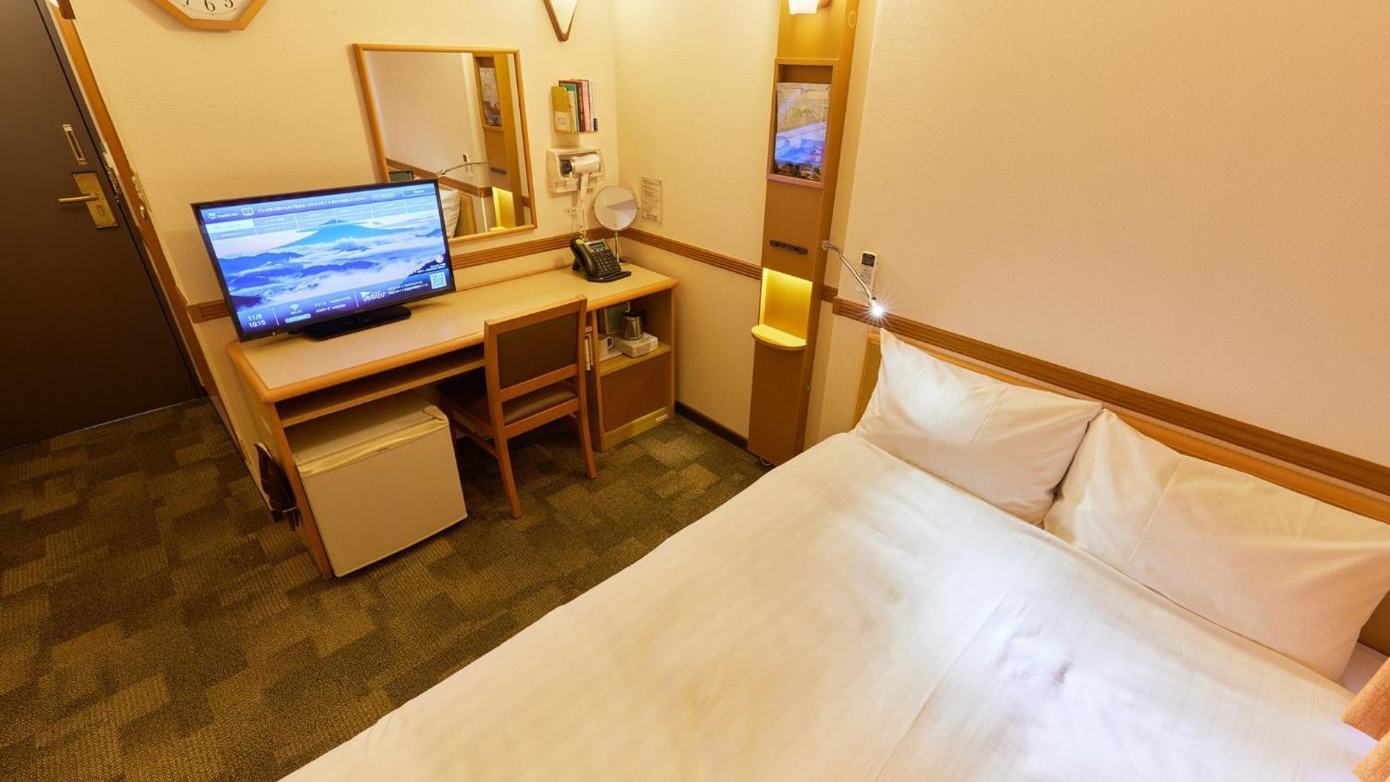 Toyoko Inn Tokyo Eki Yaesu Kita Guchi Стая снимка