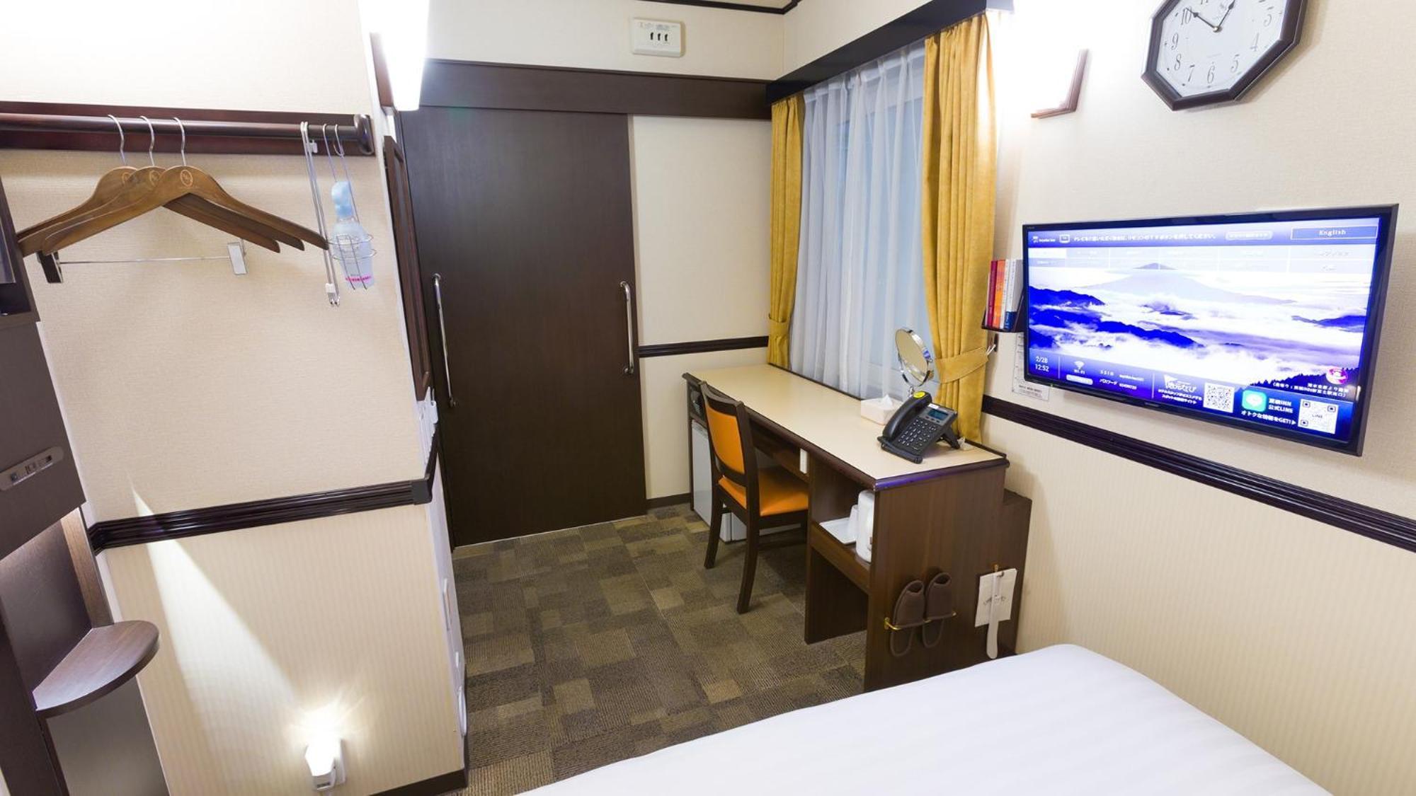 Toyoko Inn Tokyo Eki Yaesu Kita Guchi Стая снимка