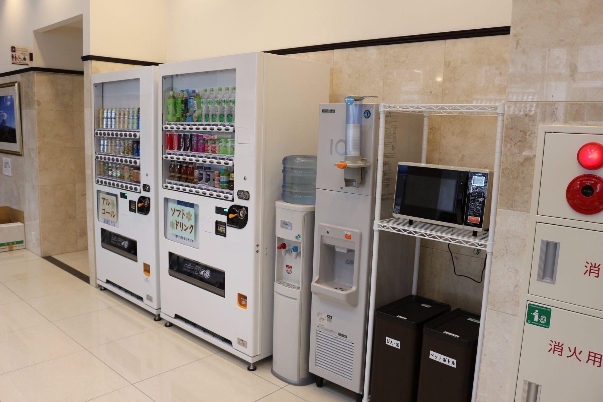 Toyoko Inn Tokyo Eki Yaesu Kita Guchi Екстериор снимка