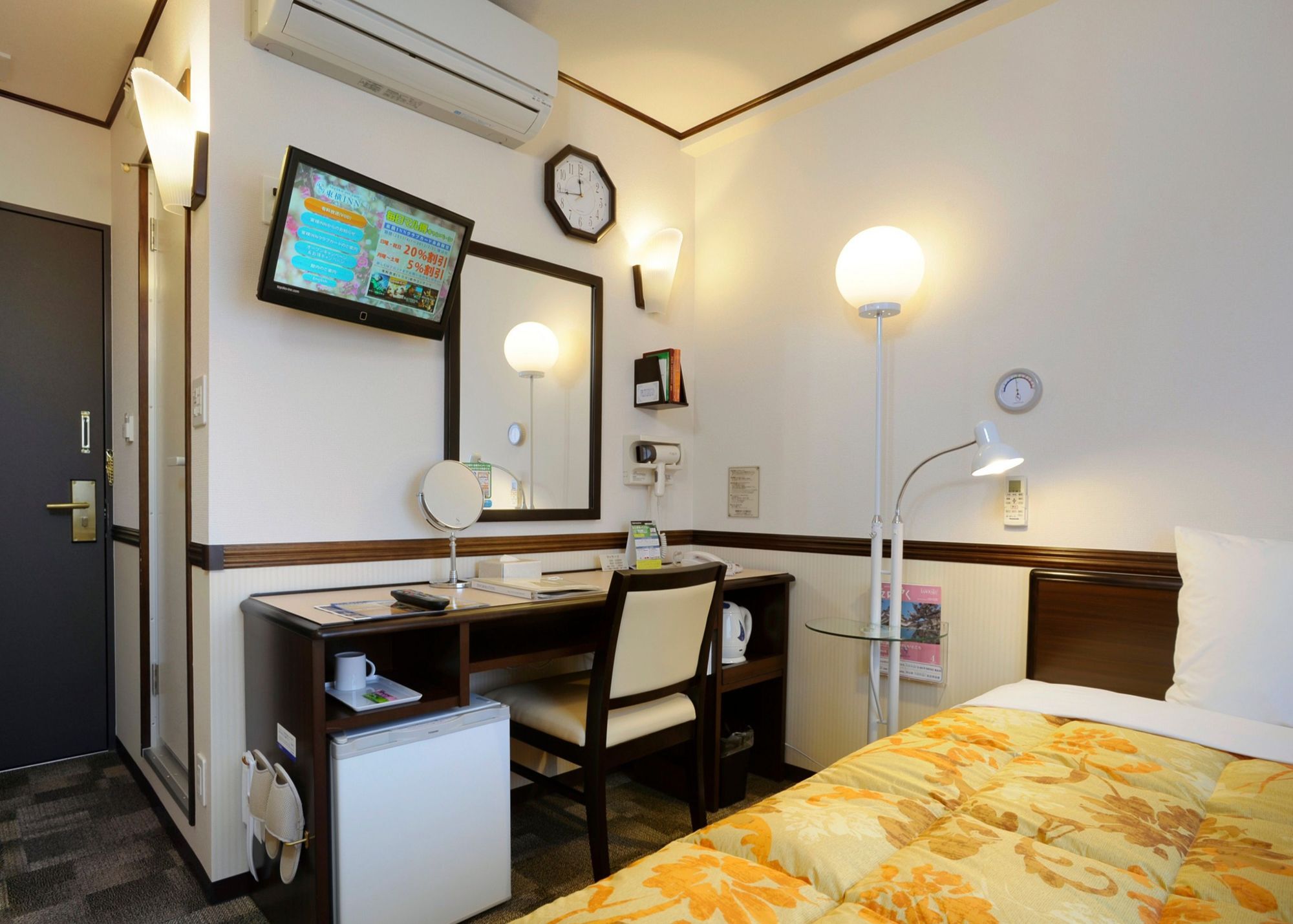 Toyoko Inn Tokyo Eki Yaesu Kita Guchi Екстериор снимка