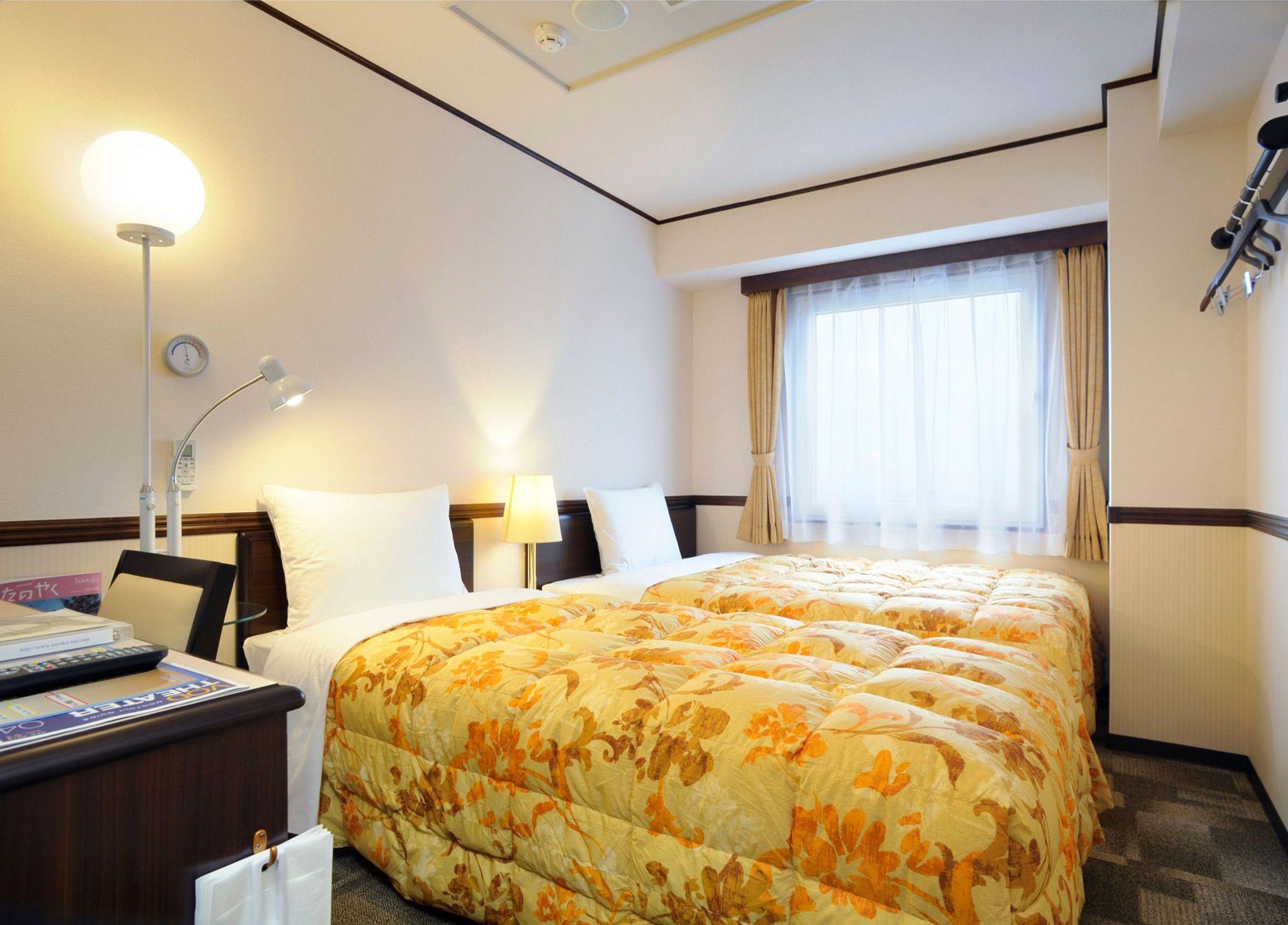 Toyoko Inn Tokyo Eki Yaesu Kita Guchi Екстериор снимка